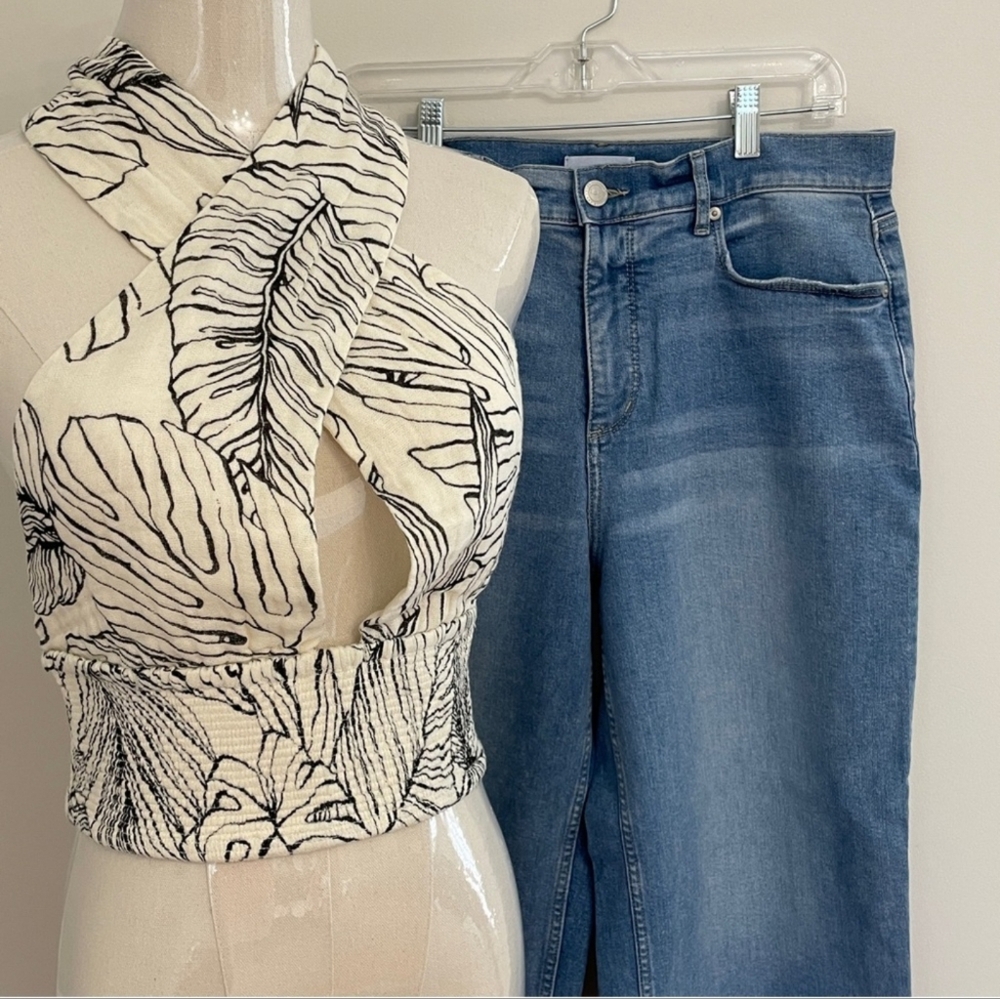 NWT Criss Cross Halter Top Cream & Navy - Size Medium